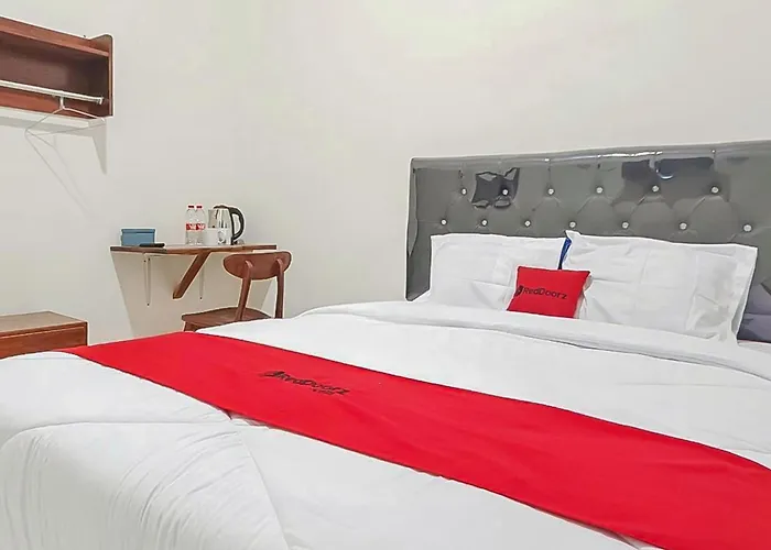 Reddoorz At Anjasmoro Guest House Near Bandara Ahmad Yani Semarang