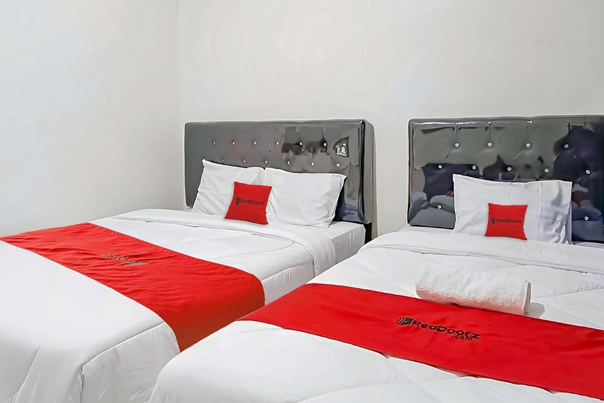 Hotel Reddoorz At Anjasmoro Near Bandara Ahmad Yani