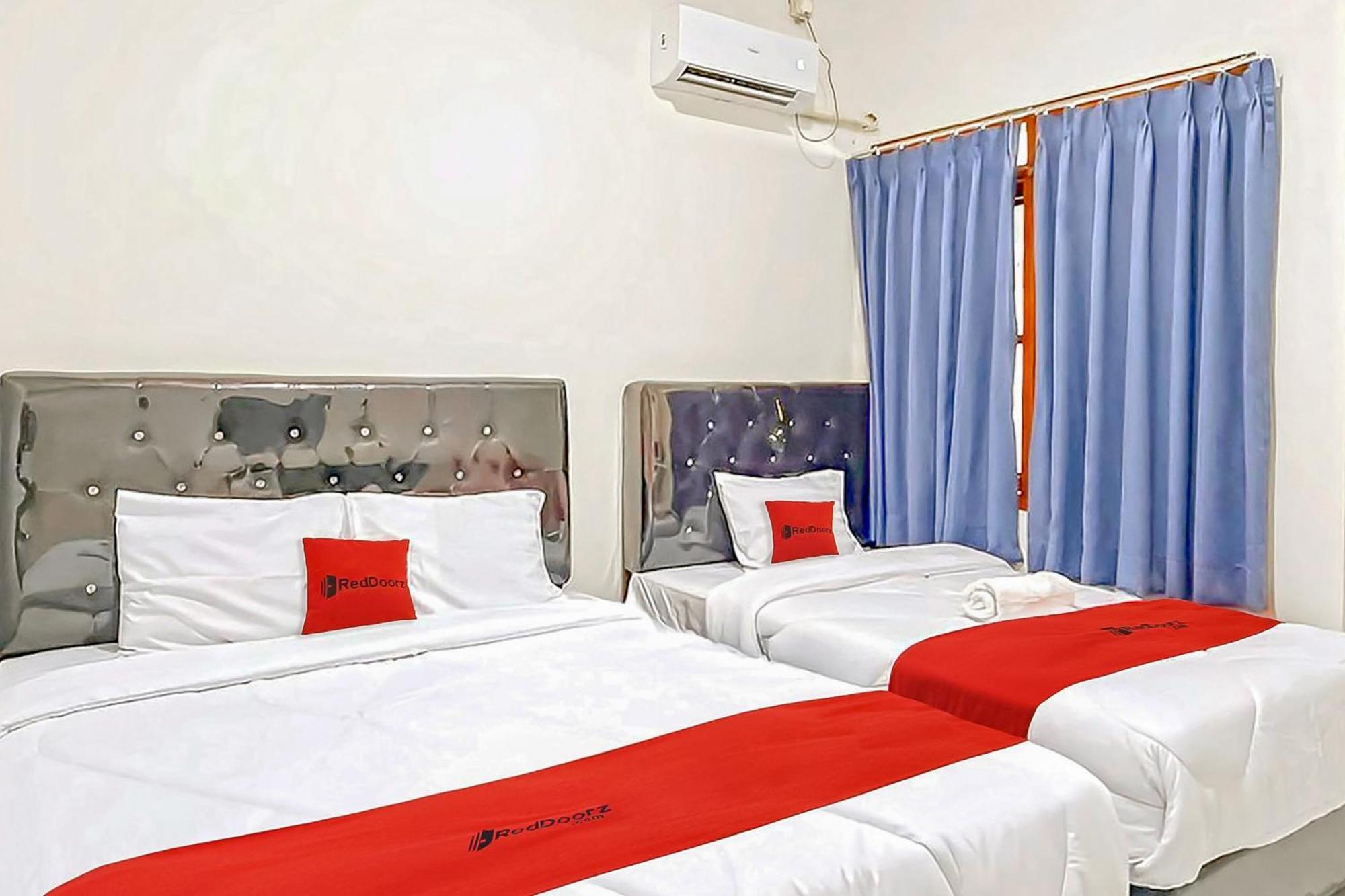 Hotel Reddoorz At Anjasmoro Near Bandara Ahmad Yani Semarang