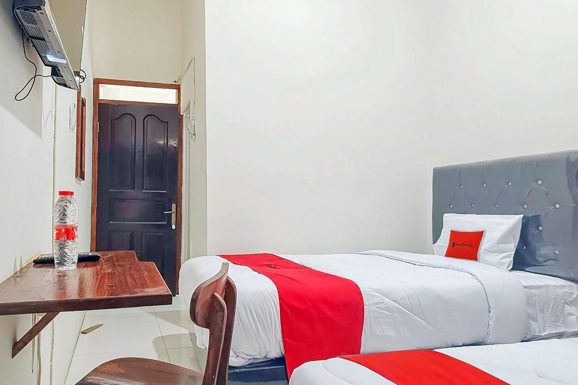 Reddoorz At Anjasmoro Near Bandara Ahmad Yani 2* Semarang
