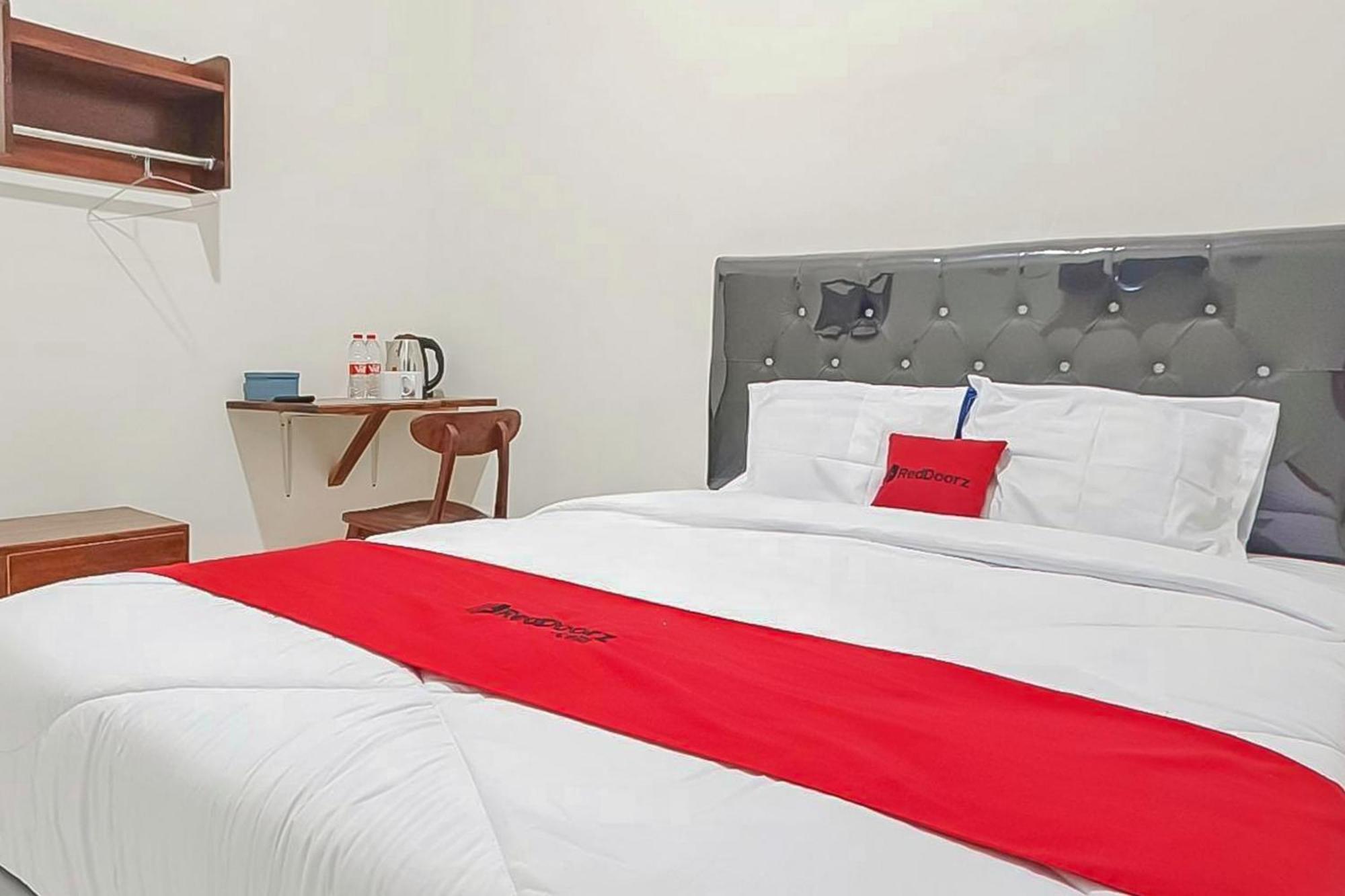 Reddoorz At Anjasmoro Near Bandara Ahmad Yani