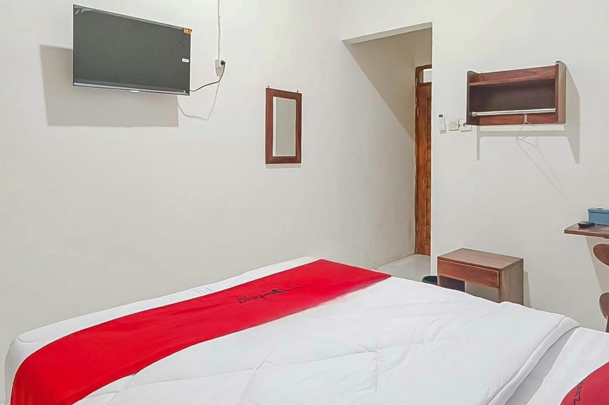 Reddoorz At Anjasmoro Near Bandara Ahmad Yani Hotel 2*
