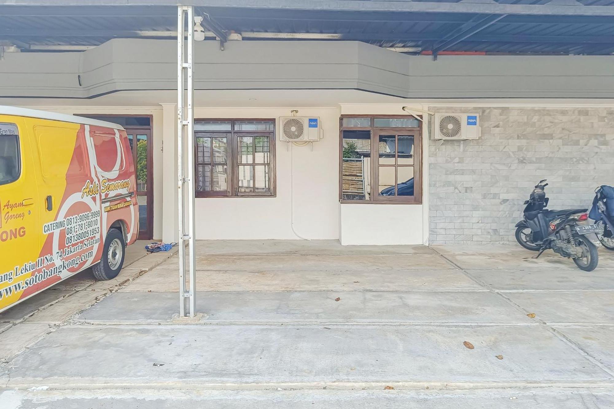 Reddoorz At Anjasmoro Near Bandara Ahmad Yani Hotel Semarang